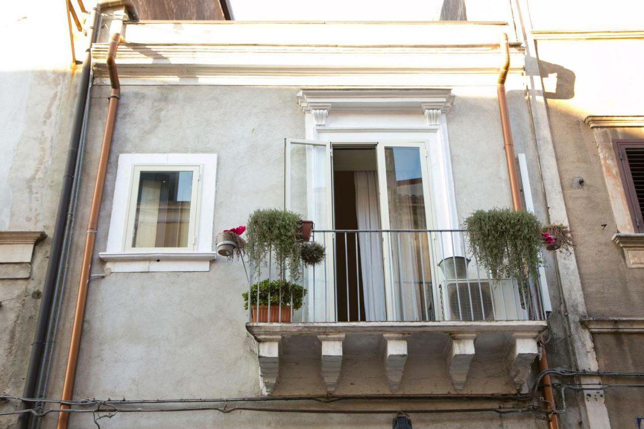 Suittom Apartment Catania Ngoại thất bức ảnh